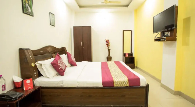 OYO 3205 Hotel New Luxury Royale