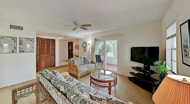 3br/2ba Seaside - 600 Feet From The Beach - Sleeps 6 3 Bedroom Home, Забронировать Дом для отпуска Виллы Saint Augustine Area, Вилла