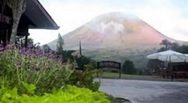 Lokon Boutique Resort, Buchen Sie Resort Tomohon Sulawesi Utara