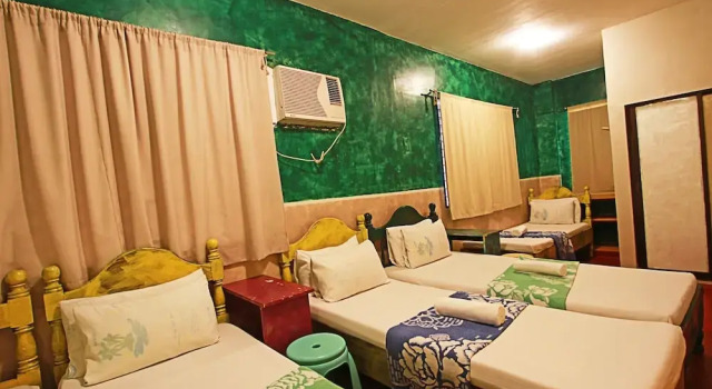 Четырёхместный номер Standard Gabbys Bed & Breakfast
