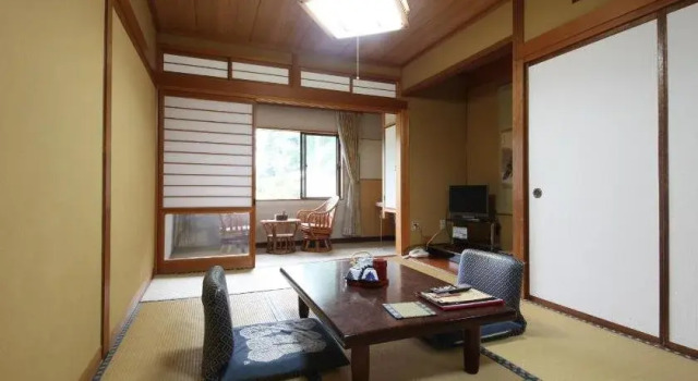 Suigou, Забронировать Отель Тойока Хёго, рядом с Hyogo Prefectural Maruyamagawa Kouen