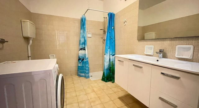 Spacious Apartment for six Guests, Book Lejlighed Hoteller i Friuli Venezia Giulia med parkering, Parkering