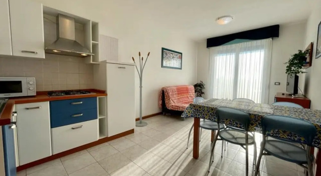 Апартаменты c 1 комнатой с балконом и с видом на бассейн Lovely Flat Overlooking the Pool