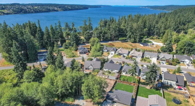 Twin Oaks Retreat by Avantstay Mins to Freeland, Buchen Sie Ferienhaus Villen in Island County, Villa