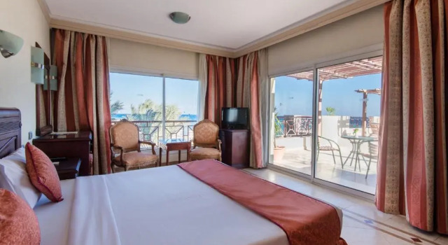 Двухместный номер Superior Imperial Shams Abu Soma