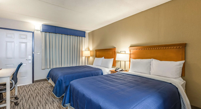 Четырёхместный номер Standard SureStay Hotel by Best Western Tupelo North
