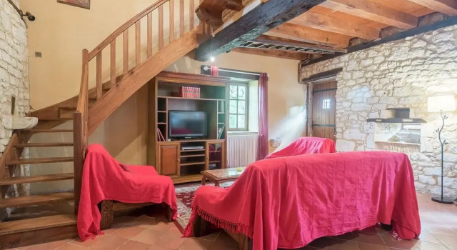 Charming Retreat in Bouniagues, Rezerwuj Hotel Hotele w Red Perigord z basenem, Basen