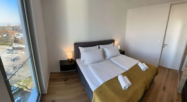 Garden Residence - Premium Downtown Apartment
