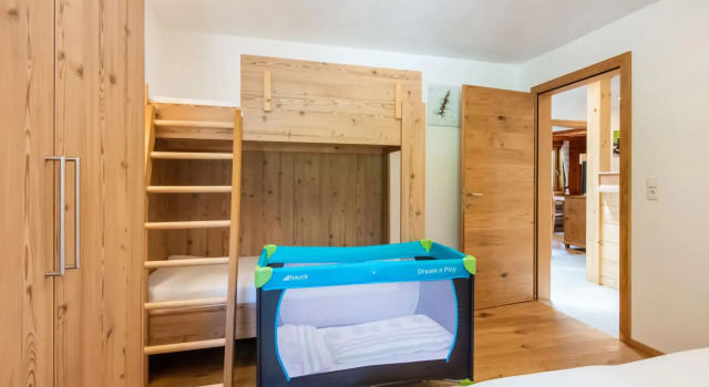 Cozy Holiday Home in Tyrol near Ski Area, Rezerwuj Chalet Oetz 