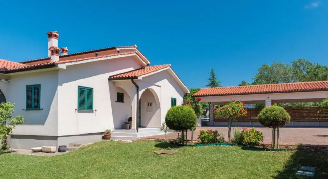 Holiday House OLIVE GROVE with pool and garden, Book Hotel Hoteller i Presika med pool, Swimmingpool