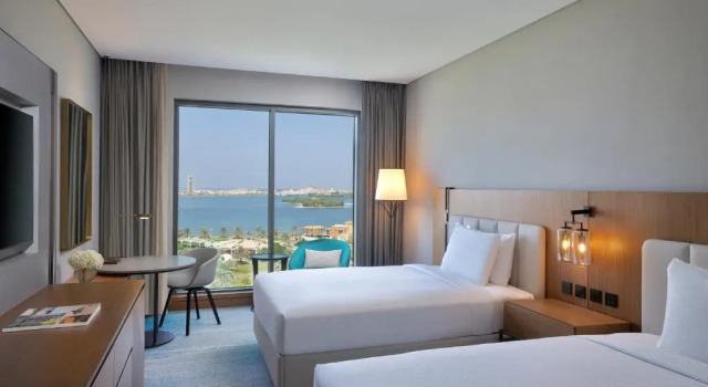 Двухместный номер Superior с видом на воду DoubleTree by Hilton Sharjah Waterfront Hotel And Residences