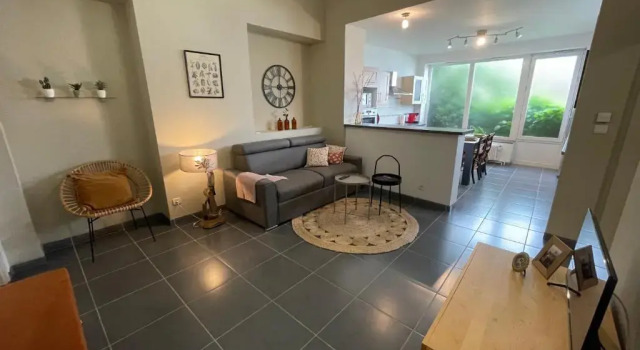 Апартаменты Appartement proche des remparts et tous commerces.