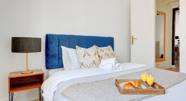 Charming 1BR Steps from Saint-Germain, Забронировать Апартаменты/квартира Апартаменты Парижа, рядом с Лувр — Риволи, Апартаменты/квартира