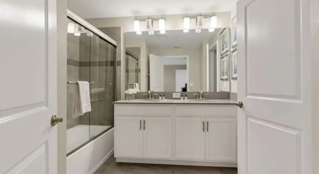 Amazing 4bdr w Pool Near Disney - 4914, Rezerwuj Dom wakacyjny Hotele w Kissimmee z parkingiem, Parking
