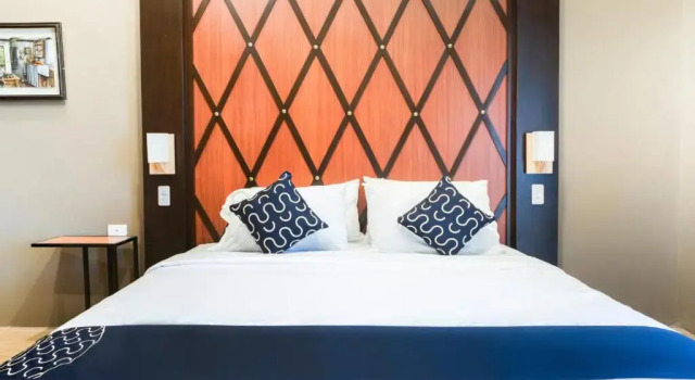 Люкс с 2 комнатами Capital O 460 World Palace Hotel