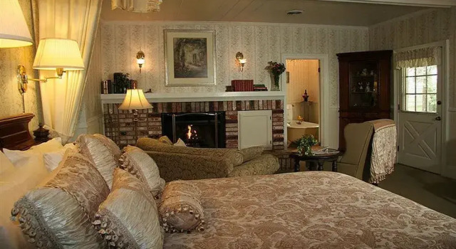 The Foxes Inn of Sutter Creek, Rezerwuj Bed and Breakfast Sutter Creek Kalifornia
