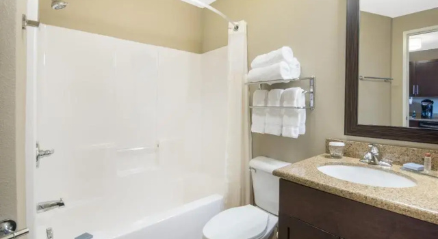 Четырёхместный люкс Hawthorn Suites by Wyndham Williston