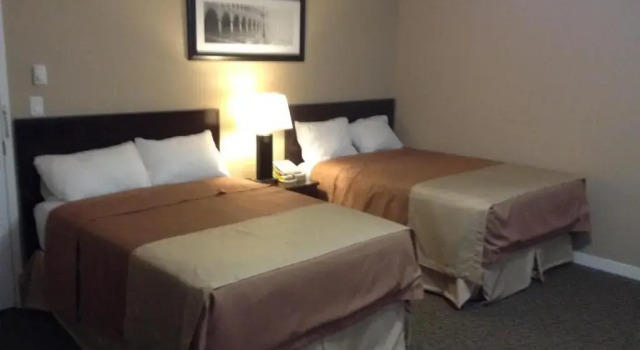Двухместный люкс Sunrise Motel