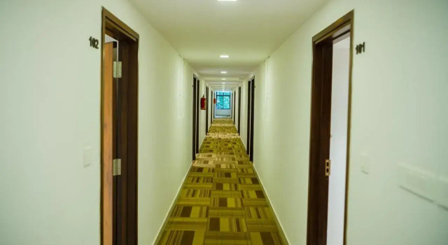 Hotel Karuna Residency, Забронировать Отель Отели штата Карнатаки с парковкой, Парковка