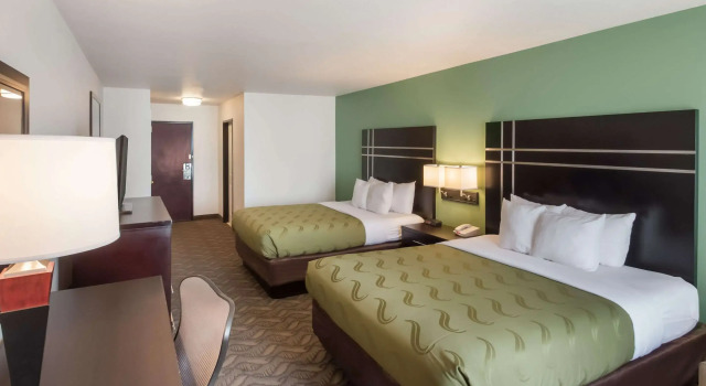 Четырёхместный номер Standard Quality Inn & Suites Salt Lake City Airport West