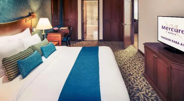 Двухместный номер Standard с балконом Mercure Yangon Kaba Aye