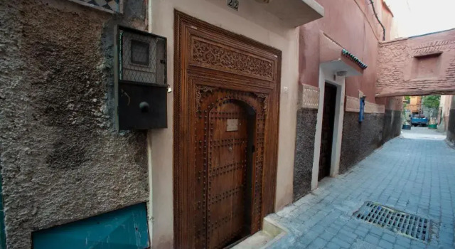 Riad des trois palais, Забронировать Отель Отели Марракеш-Тенсифт-Эль-Хауз с парковкой, Парковка