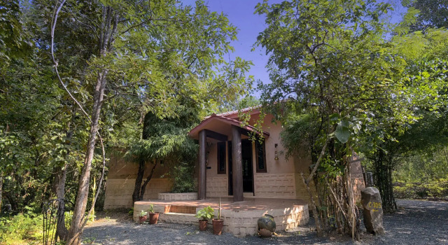 Люкс Pench Jungle Camp