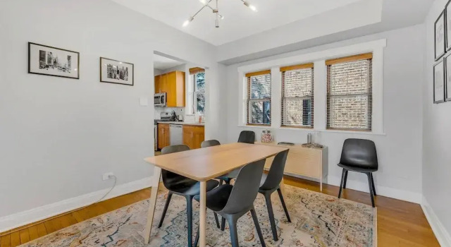 Stunning, Spacious, & Sun-soaked 2BR Uptown Condo by AllSet Turnover, Забронировать Отель Отели Иллинойс 3 звезды, 3*