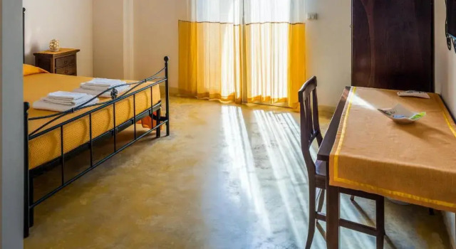 La Garolla, Book Bed and Breakfast Hoteller i Sannicola med parkering, Parkering