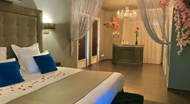 Номер Deluxe Luxury & Love - Indoor Swimming Pool & Cinema Room