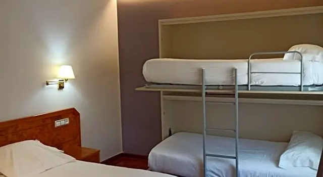 Четырёхместный номер Standard ARVA Spa París