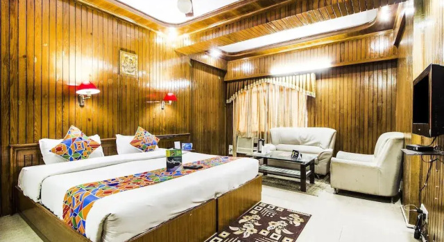 FabHotel Mayfair Inn