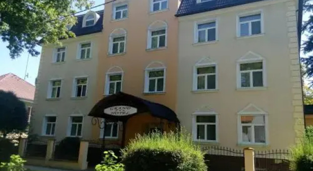 Hotel Grand, Rezervovat Hotel Hotely v Nitriansky kraj s parkováním, Parkování