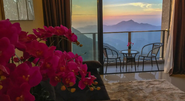 Люкс Sky DMont Suites