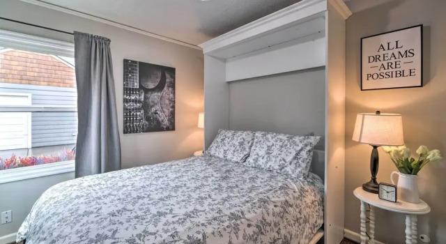 Коттедж Chic Vancouver Cottage: 1 Mile to Main Street