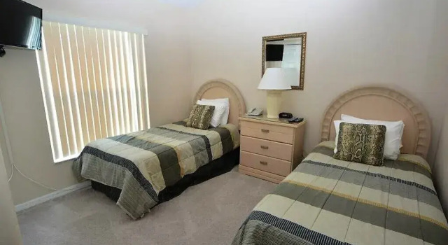 2509ljt 4-bedroom Pool Home Near Disney Orlando, Buchen Sie Ferienhaus Hotels in Four Corners mit Pool, Schwimmbad