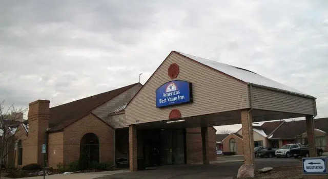 Люкс Americas Best Value Inn Romulus/Detroit Airport
