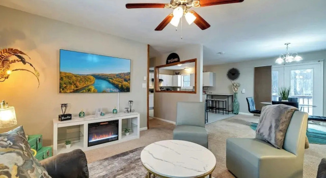 Pool Access! All-season Family Home in Poconos, Book Feriehus Mount Pocono Camelback