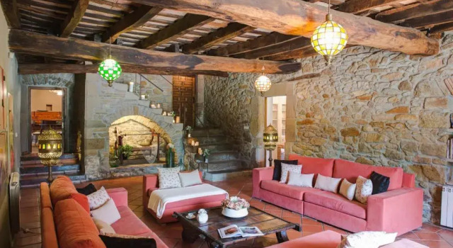 El Munt, Varaa Hotelli Castelltersol 