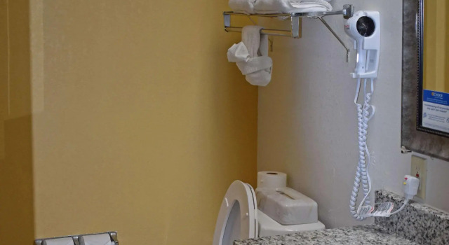 Четырёхместный номер Standard Quality Inn & Suites Kearneysville - Martinsburg