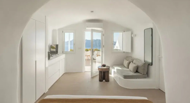Cave Suite Oia
