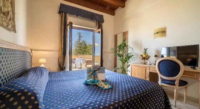 Двухместный номер Standard с балконом и с видом на море Hotel Villa Romana