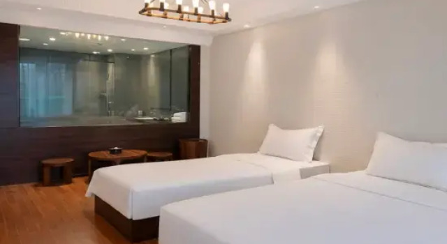 Семейный люкс Deluxe Poly Phoenix Hotel