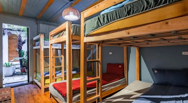 Кровать в общем номере (мужской номер) Gạo House & Coffee