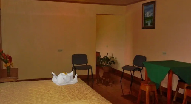 Los Tucanes Lodging, Prenota Hotel El Castillo Alajuela