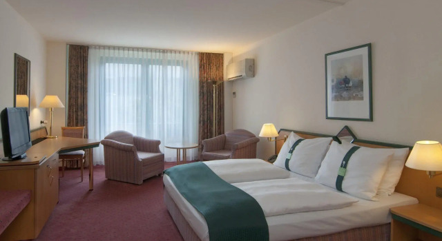 Номер Deluxe FOUR Essen City Centre