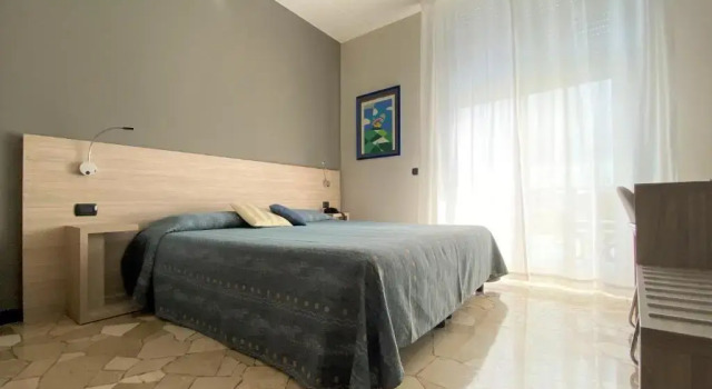 Hotel Tirreno, Забронировать Отель Споторно Ривьера-делле-Пальме