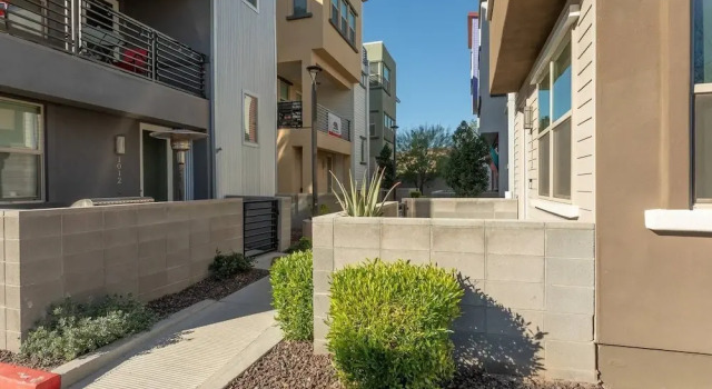 Stunning Home With Access To Pool & Great Location, Забронировать Отель Пруд в Темпе Phoenix Metropolitan Area, рядом с Vista Del Camino Park