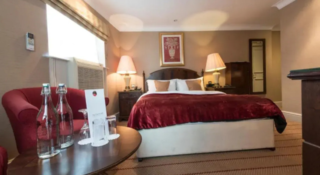 Двухместный клубный номер Standard The Colonnade