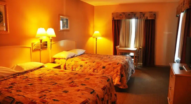 Четырёхместный номер Standard Lone Star Hotel